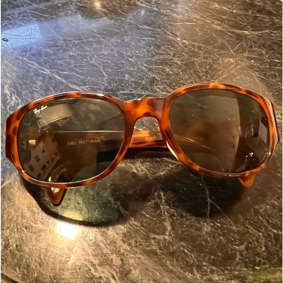Ray Ban tortoise shell sunglasses - Picture 1 of 5